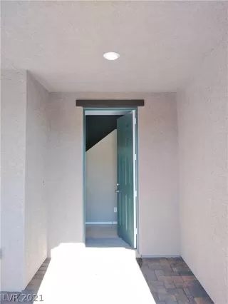 Photo #4: 2259667 Listing