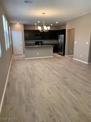 Photo #5: 2259667 Listing