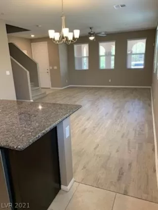 Photo #6: 2259667 Listing