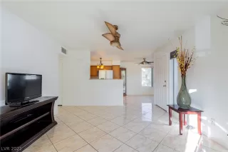 Photo #5: 2259675 Listing