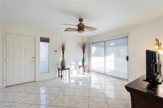 Photo #6: 2259675 Listing