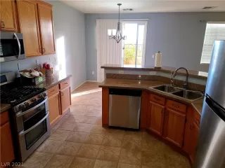 Photo #5: 2259680 Listing 