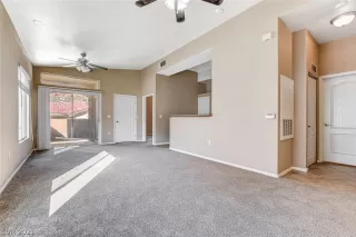 Photo #5: 2259695 Listing