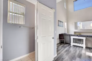 Photo #3: 2259759 Listing