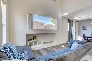 Photo #6: 2259759 Listing