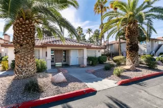 Photo #5: 2259807 Listing