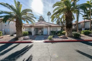 Photo #6: 2259807 Listing