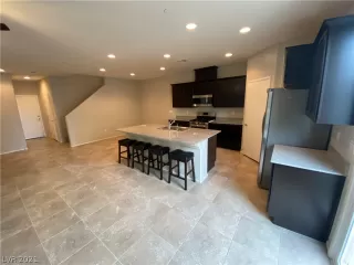 Photo #4: 2259845 Listing 