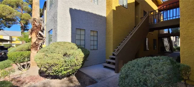 MLS: 2259852 Condo For Sale