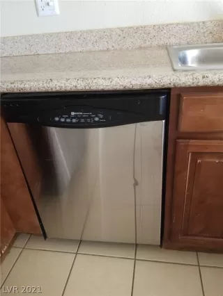 Photo #5: 2259852 Listing 