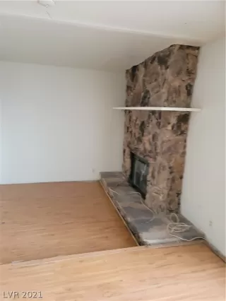 Photo #4: 2259865 Listing 