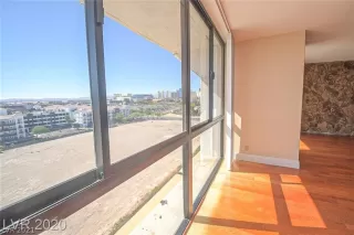 Photo #2: 2259887 Listing 