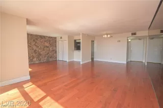 Photo #3: 2259887 Listing 