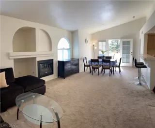 Photo #4: 2259940 Listing