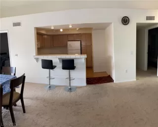 Photo #6: 2259940 Listing