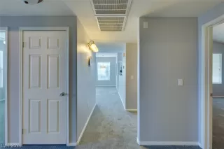 Photo #2: 2259988 Listing