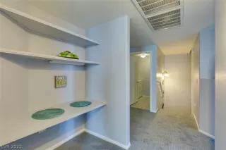 Photo #4: 2259988 Listing