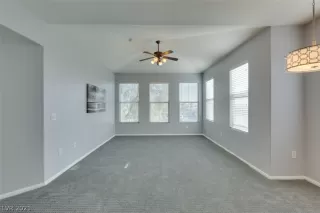 Photo #6: 2259988 Listing