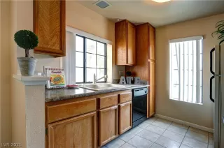 Photo #6: 2260003 Listing 