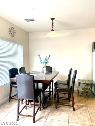 Photo #3: 2260047 Listing