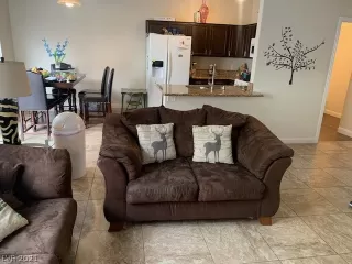 Photo #4: 2260047 Listing