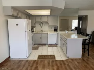 Photo #2: 2260051 Listing 