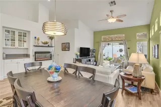 Photo #3: 2260055 Listing