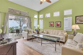 Photo #5: 2260055 Listing