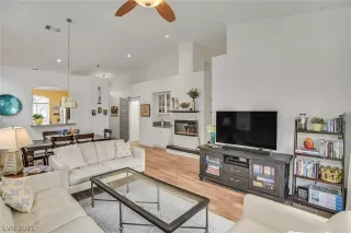 Photo #6: 2260055 Listing