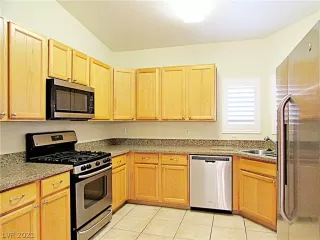 Photo #4: 2260102 Listing 