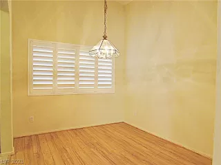 Photo #5: 2260102 Listing 