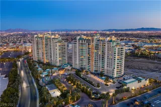 Photo #1: 2260111 Listing