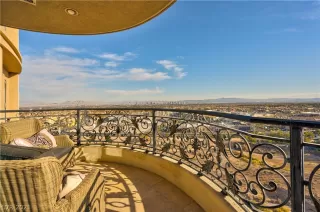 Photo #2: 2260111 Listing