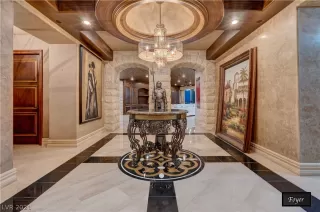 Photo #4: 2260111 Listing