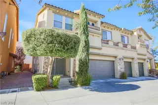 Photo #1: 2260116 Listing