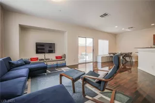 Photo #2: 2260116 Listing