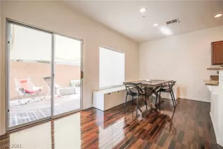 Photo #5: 2260116 Listing