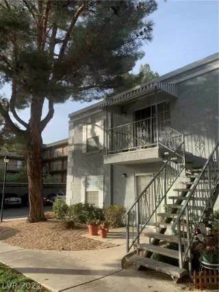 Photo #2: 2260143 Listing 