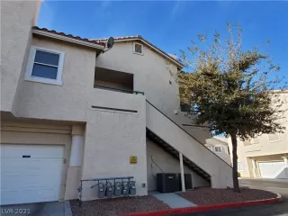 Photo #3: 2260150 Listing