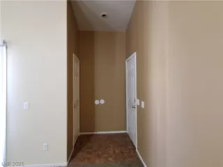 Photo #5: 2260150 Listing