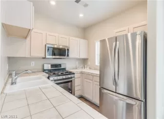 Photo #4: 2260151 Listing 