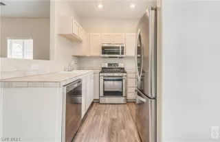 Photo #5: 2260151 Listing 