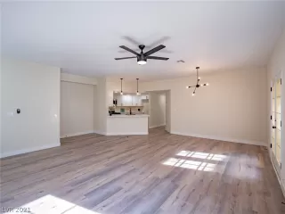 Photo #4: 2260153 Listing