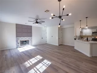 Photo #5: 2260153 Listing