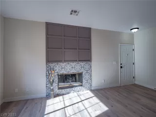 Photo #6: 2260153 Listing