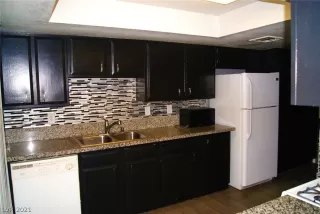 Photo #5: 2260183 Listing 