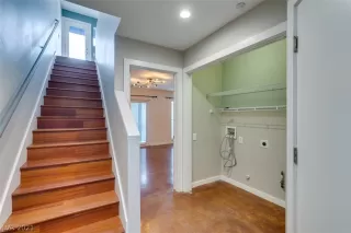 Photo #1: 2260206 Listing