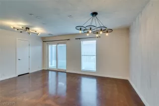 Photo #5: 2260206 Listing