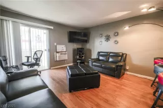 Photo #3: 2260240 Listing