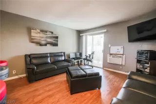 Photo #4: 2260240 Listing